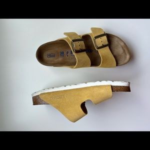 Birkenstock Arizona Sandal Size 7 (Ladies)